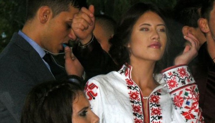 Катерина Георгиева си избра фолклорен стил избра за бала