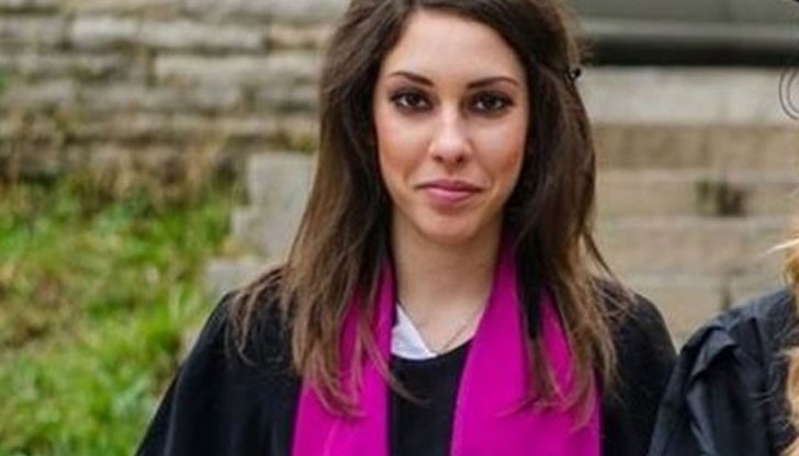 Неизвестни се опитаха да опожарят и поругаха гроба на убитата студентка Вероника в Никопол