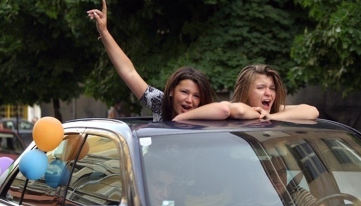 От днес започват баловете на абитуриентите в Русе От днес започват баловете на абитуриентите в Русе