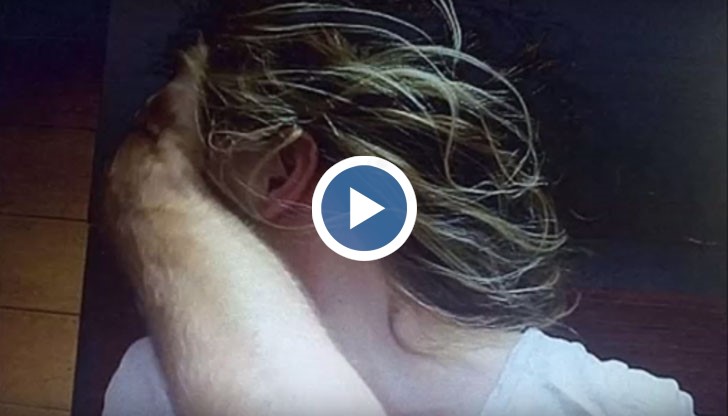 Австралийска артистка се засне как прави секс с непознат в „инсценирано изнасилване”