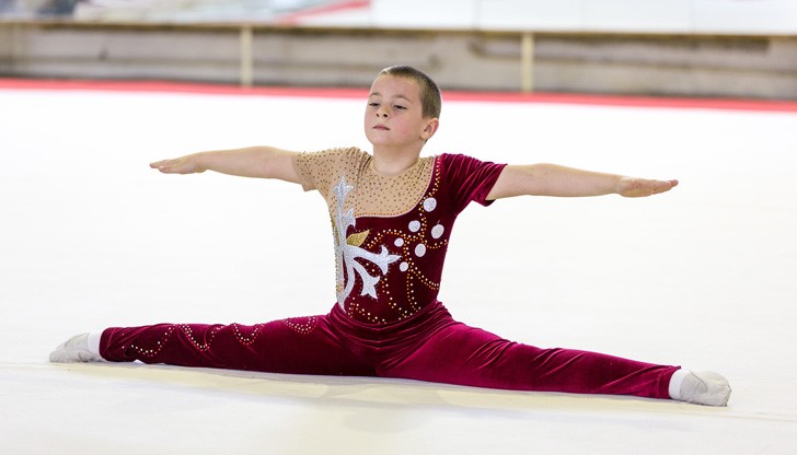 Това е първата проява в рамките на  проект „Акробатика и здраве“ на акробатичен клуб „Локомотив – Русе“