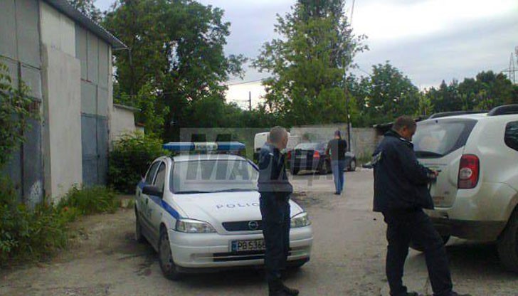 Преглеждат камери от двойното убийство