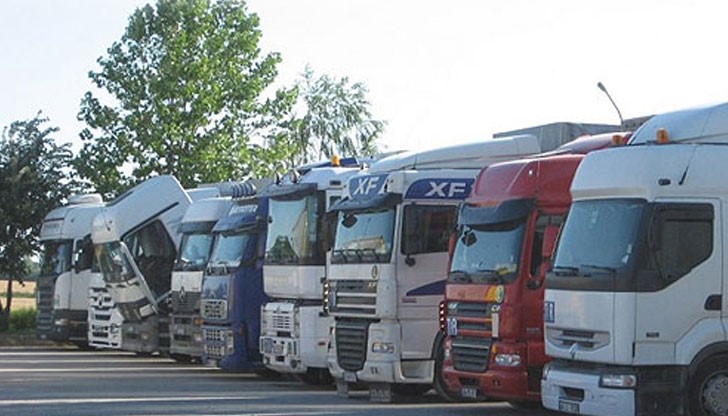 Все по-често се краде гориво от тирове около Русе Все по-често се краде гориво от тирове около Русе