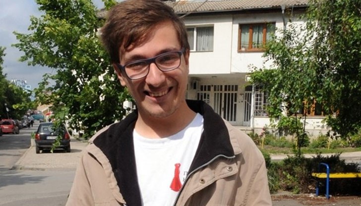 Абитуриентът Кристиан Неделчев, чиято история взриви социалните мрежи, не обвинява съучениците си за случилото се