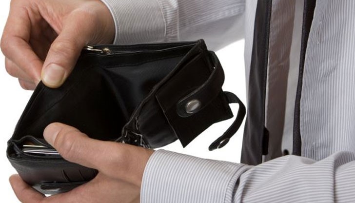 Масови запори върху банкови сметки, по които се превеждат заплати, пенсии, детски надбавки, болнични и други социални плащания