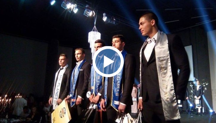 22-та финалисти дефилираха тази вечер по сцената с бормашини и секси гащеризони като част от шоуто