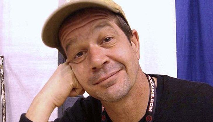 Той е автор на любимите на публиката персонажи от комиксите за Батман, Жената котка и Зеления фенер