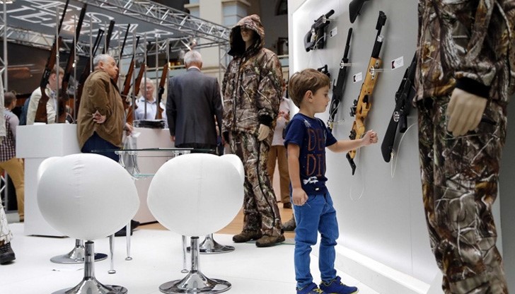 Ще бъдат открити 60 магазина, в които освен оръжие ще се продават дрехи и аксесоари