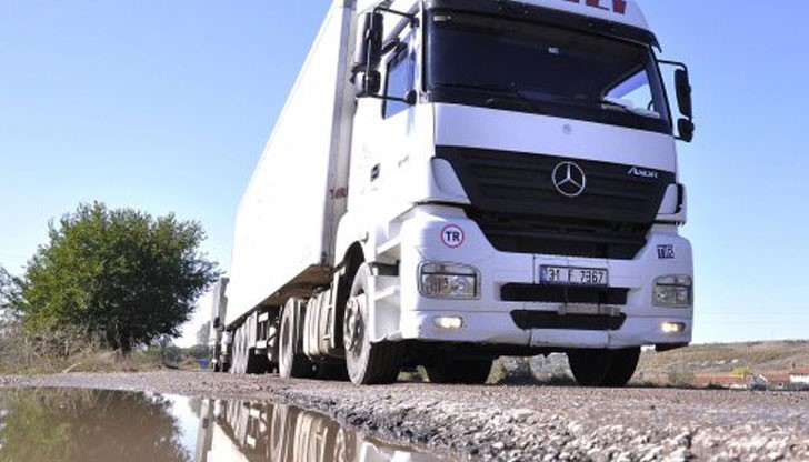 Български шофьор на камион загина, а 25 туристи бяха ранени в катастрофа в Белгия