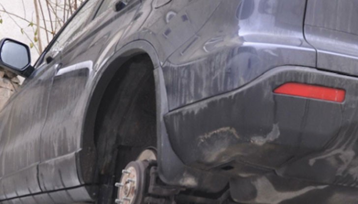 Във Второ РУ са започнали разследване по сигнал за кражба на гуми от лек автомобил