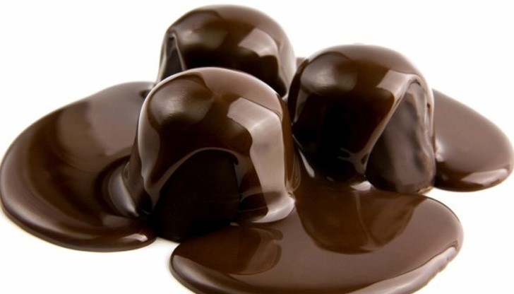 Открито е наличието на пестицид в бонбоните, консумирани от 52 души