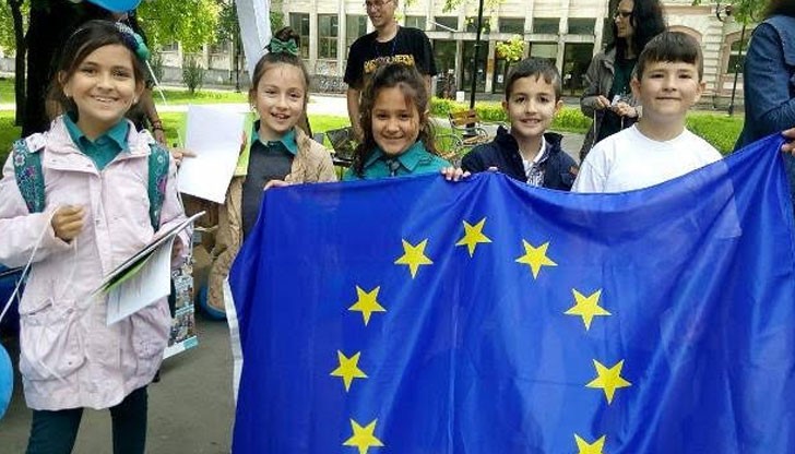 По повод 9 май – Ден на Европа, в Русе организираха информационен щанд под мотото „Аз съм европеец“