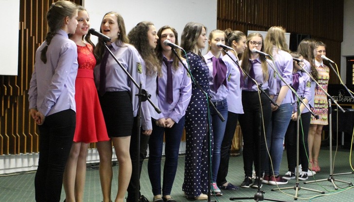 Гости на събитието бяха още заместник-кметът на Община Русе г-н Страхил Карапчански,  г-н Йорг Каснер, родители и възпитаници на училището