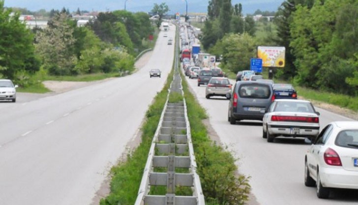 Заради прибиращите се от почивка е натоварено движението по граничните пунктове