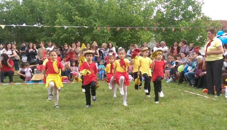 В събитието участваха 132 деца и техните родители
