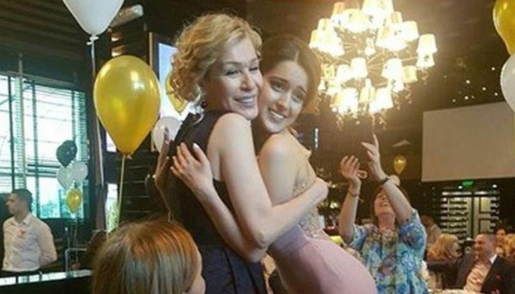 Водещата на "На кафе", Гала, изпрати абитуриентка тази година