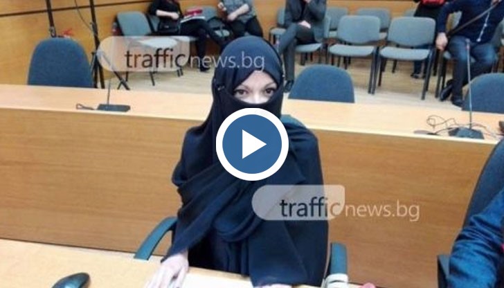 Дамата се появи с бурка на заседанието на местния парламент и седна на мястото си в заседателната зала - необезпокоявана!
