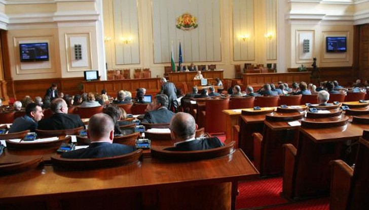 Народното събрание ще похарчи над 1,2 милиона лева за различни доставки
