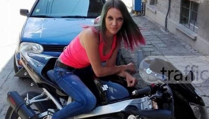 Мотоциклетът, на който се вози момичето се удря в друга кола на пътя Велико Търново - Варна