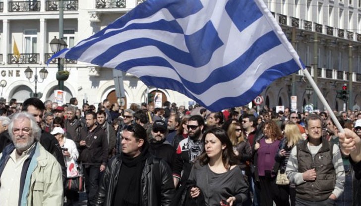 Продължават протестните действия на работещите в морския транспорт в Гърция