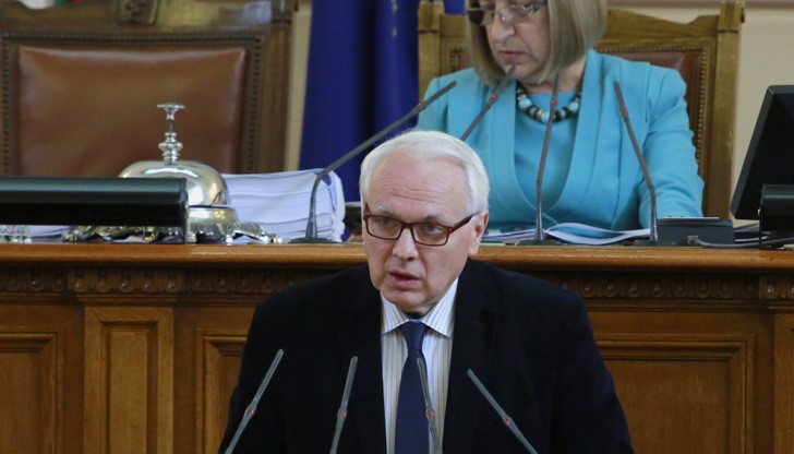 Велизар Енчев е независим народен представител и председател на ПП „Движение за радикална промяна „Българската пролет“ Велизар Енчев е независим народен представител и председател на ПП „Движение за радикална промяна „Българската пролет“