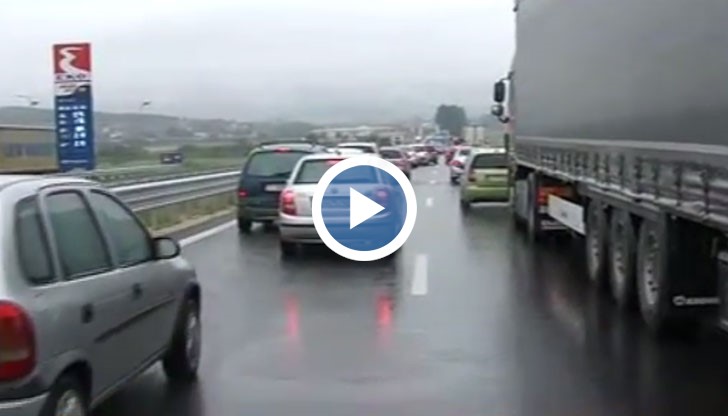 Засиленият трафик доведе до сериозни задръствания, затрудни преминаването през „Кулата”