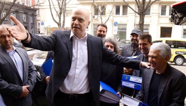 БСП се заканиха, че ще дадат референдума на Конституционния съд