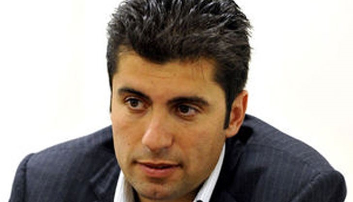 Кирил казва, че когато имаш добра идея, не трябва да си я пазиш за себе си, а напротив - да направиш всичко възможно тя да се осъществи Кирил казва, че когато имаш добра идея, не трябва да си я пазиш за себе си, а напротив - да направиш всичко възможно тя да се осъществи