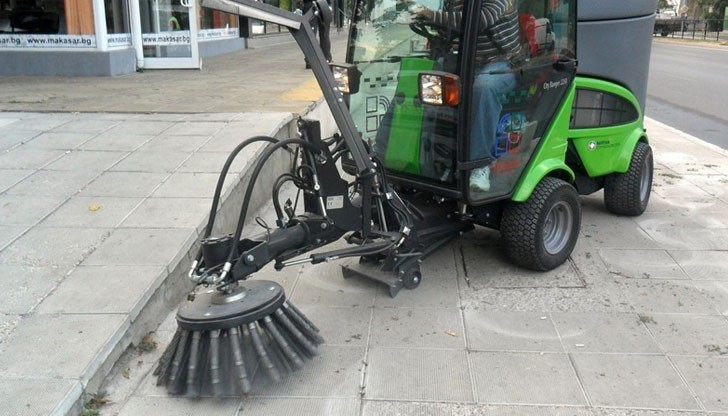 Механизирано плевене с метална четка Механизирано плевене с метална четка