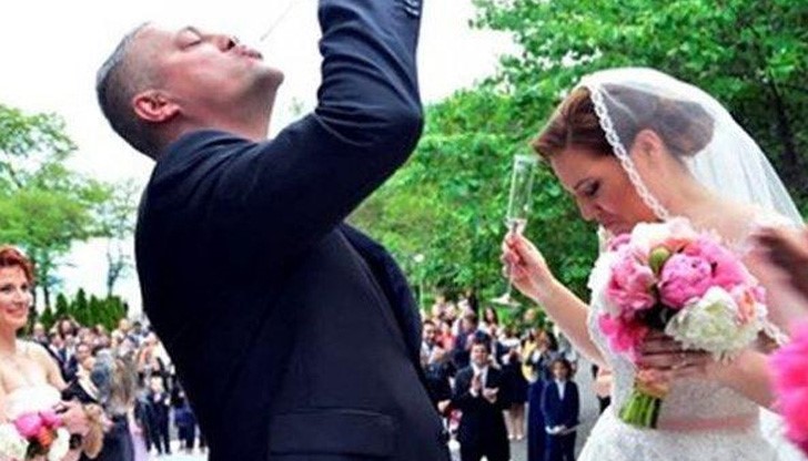 Министър Божидар Лукарски се жени днес за изгората си Ива Йорданова в петзвезден хотел в Бургас