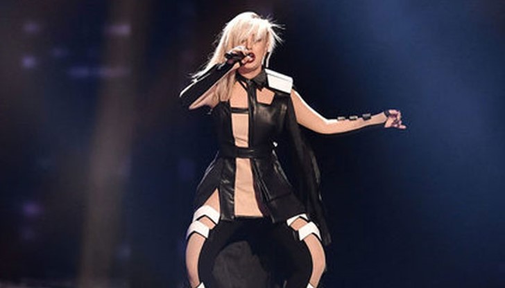 Поли Генова надскочи всички очаквания и представи съвременна, дръзка, подходяща за слушане по радиото песен