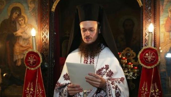 Архимандритът е под прицел за зарята на Великден и нарушаването на каноните Архимандритът е под прицел за зарята на Великден и нарушаването на каноните