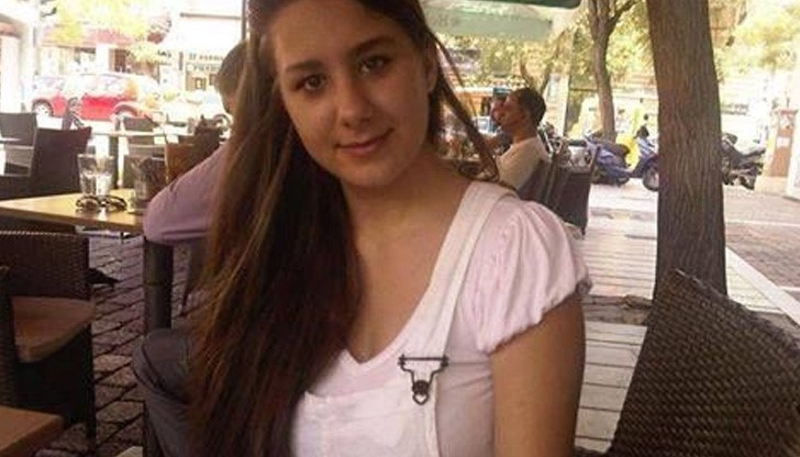 Момичето е изчезнало миналия четвъртък в района на атинския квартал "Метаксургио" и вече 8-ми ден няма вест от нея
