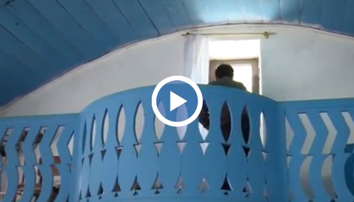 Християни пък се включиха в реконструкцията на джамия