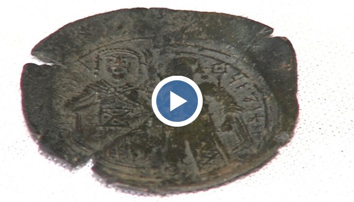 Тя е закупена на аукцион в САЩ, където е била грешно определена като византийска монета и по тази причина тя е придобита за ... „елементарната цена от 25 долара“