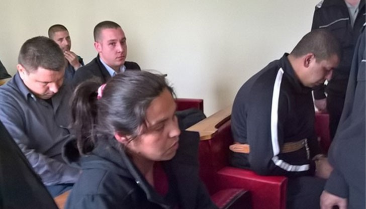 До майката е и брат й, който също е обвинен за убийството До майката е и брат й, който също е обвинен за убийството