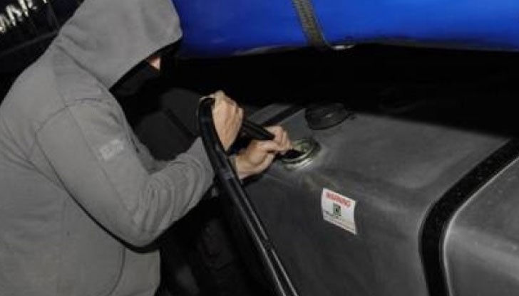 По данни на шофьора източеното гориво е около 500 литра