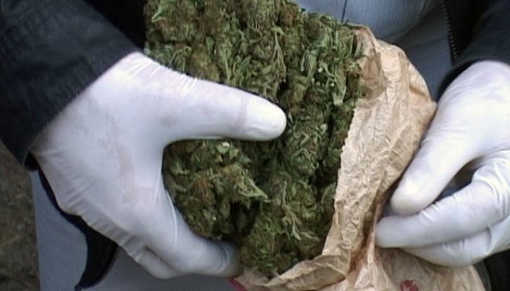 Попов и Пепа Йорданова бяха задържани от антимафиоти в събота Попов и Пепа Йорданова бяха задържани от антимафиоти в събота