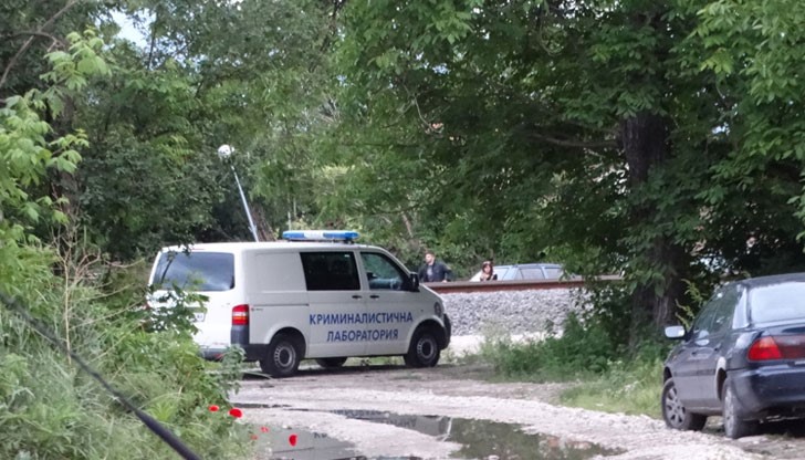 Труповете били открити под орех близо до ж.п. линия Труповете били открити под орех близо до ж.п. линия