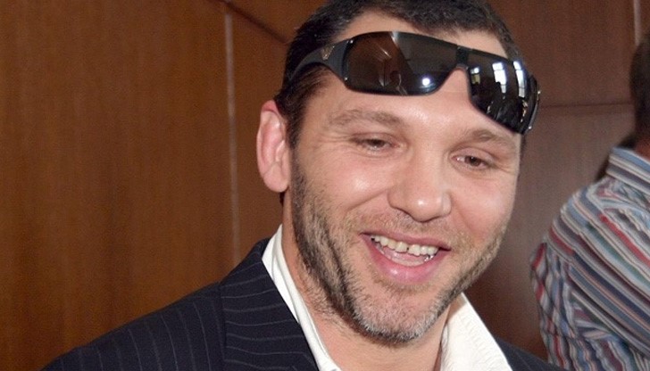 Има шанс за операция в чужбина за присаждане на нерв, но известният подсъдим има забрана да напуска страната по делата срещу него Има шанс за операция в чужбина за присаждане на нерв, но известният подсъдим има забрана да напуска страната по делата срещу него