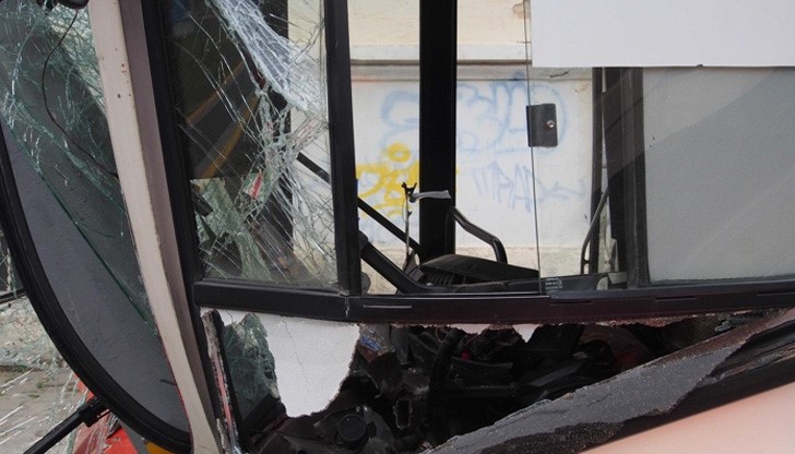 Това е обяснил шофьорът на автобуса пред разследващите