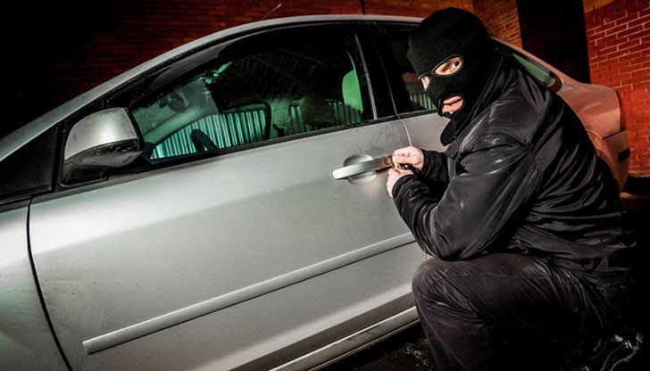 Стойността на "БМВ" - то е 9 000 лева Стойността на "БМВ" - то е 9 000 лева