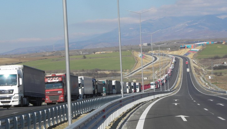Парламентът на Гърция в четвъртък гласува изменението, внесено от министъра на транспорта Христос Спиртзис Парламентът на Гърция в четвъртък гласува изменението, внесено от министъра на транспорта Христос Спиртзис