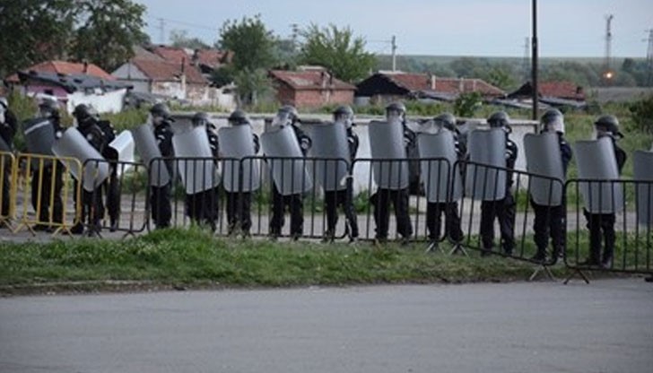 Повод за недоволството стана побоят на 2 май в Раднево, при който цигани биха трима млади мъже