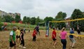 Учители в надпревара по плажен волейбол