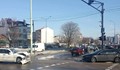 Русенски джигит блъсна "Мерцедес", потегли и се натресе във "Фолксваген Голф"