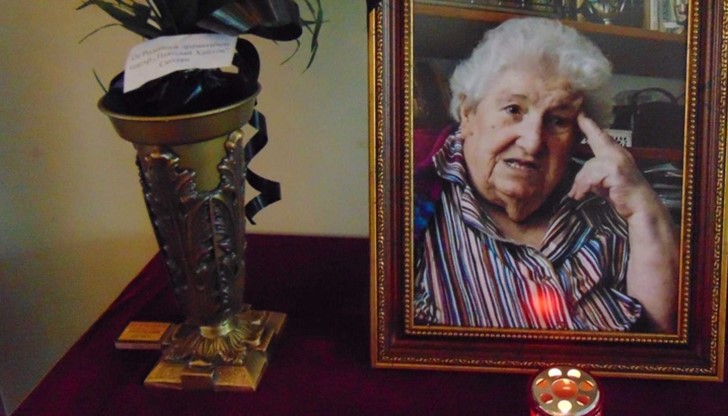 Когато един дълъг живот е преживян достойно, с много доброта и талант, изпращането става част от него Когато един дълъг живот е преживян достойно, с много доброта и талант, изпращането става част от него