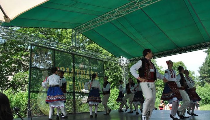 В рамките на програмата на събора се проведе и Изложение на майстори на художествени занаяти от цялата страна