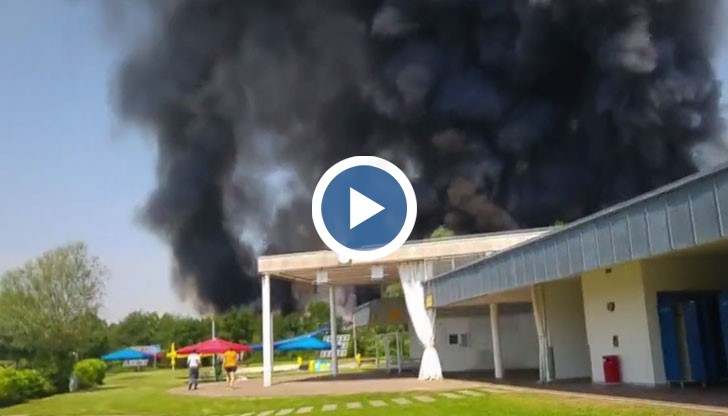 70 огнеборци са се включили в гасенето на пламъците