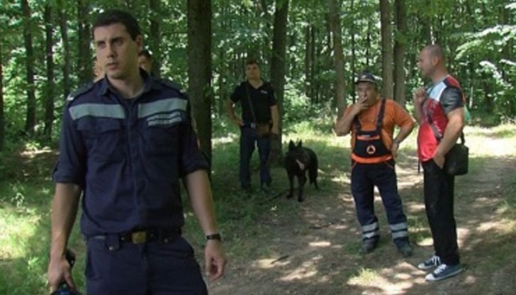 В спасителната акция отново участват и много доброволци, като някои от тях за първи път се включват в издирването В спасителната акция отново участват и много доброволци, като някои от тях за първи път се включват в издирването